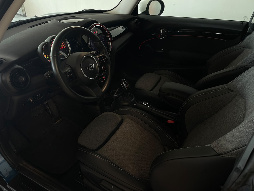 53567074-19.jpg
