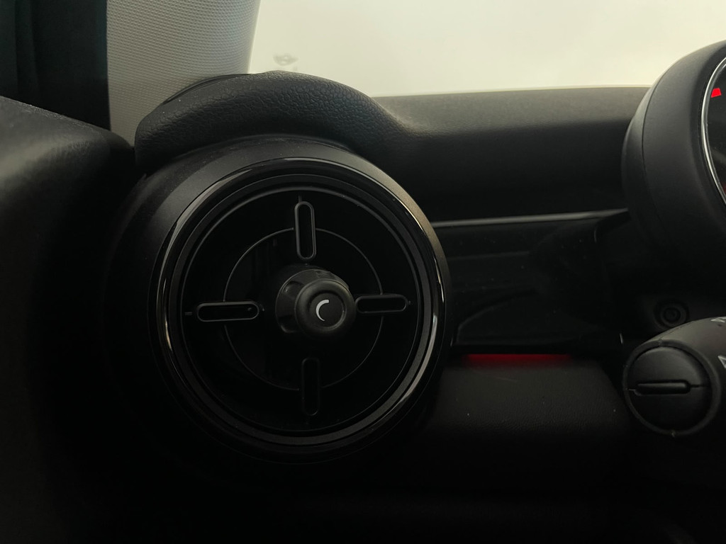 53567074-27.jpg